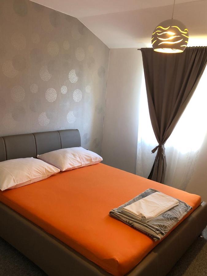 Apartmani Bm Biograd Na Moru Exteriör bild