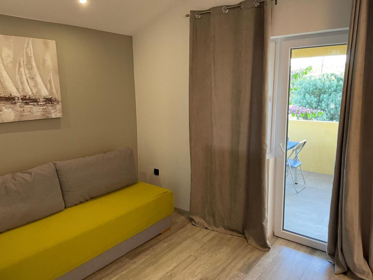 Apartmani Bm Biograd Na Moru Exteriör bild