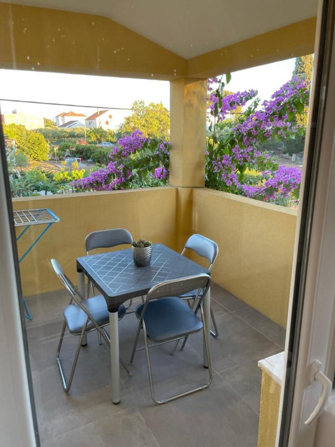 Apartmani Bm Biograd Na Moru Exteriör bild