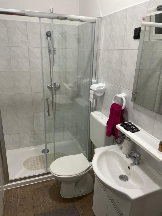 Apartmani Bm Biograd Na Moru Exteriör bild
