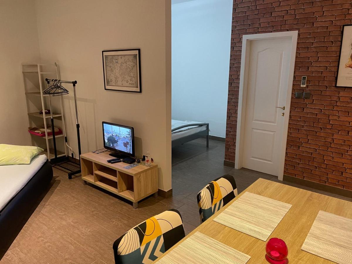 Apartmani Bm Biograd Na Moru Exteriör bild